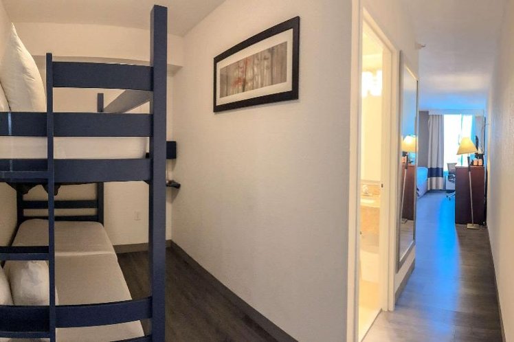 SUITE TWO QUEEN BEDS NON SMOKING Room