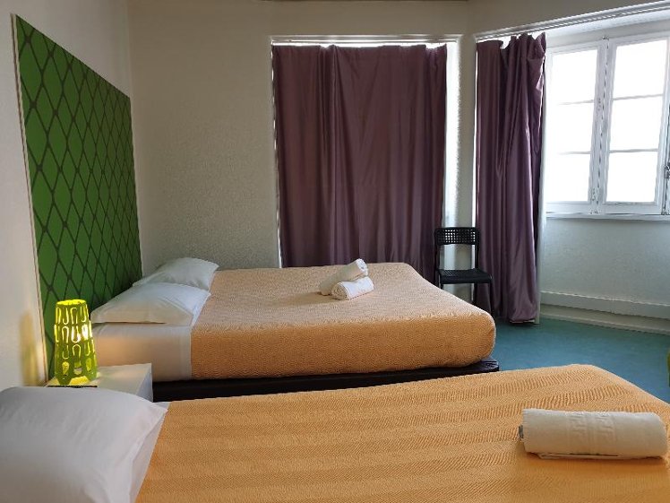 TRIPLE WITH SHARED BATHROOM Room