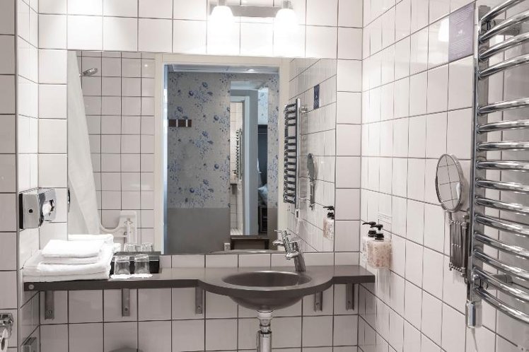 SINGLE STANDARD Room