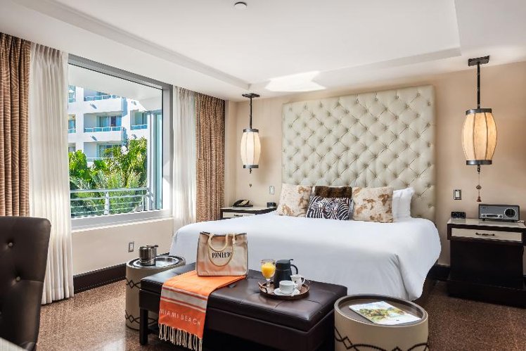Room POOL VIEW Room