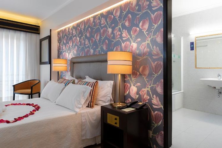 DOUBLE SINGLE USE STANDARD Room