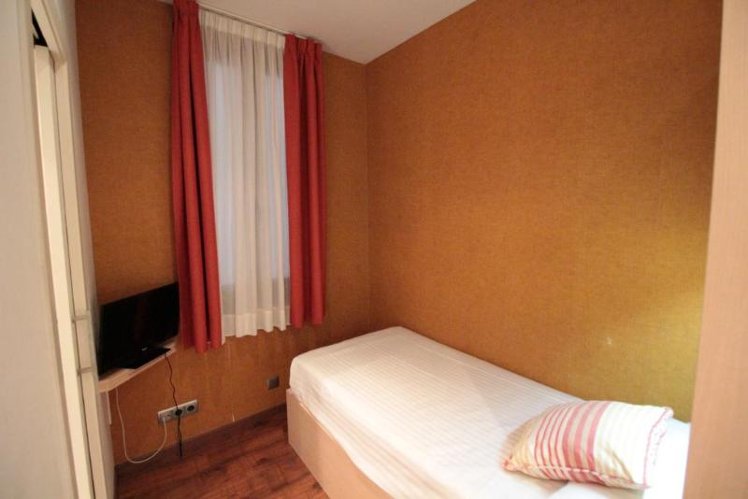 SINGLE STANDARD Room