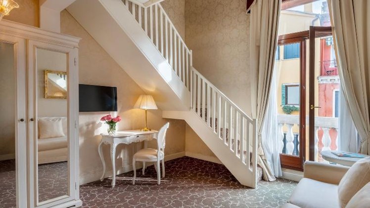 SUITE DELUXE Room