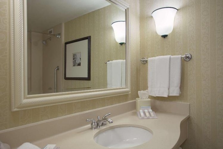 DOUBLE KING SIZE BED Room