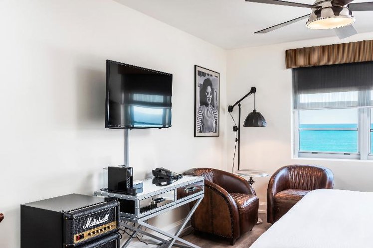 DOUBLE OCEAN VIEW KING BED Room