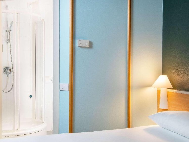 TWIN STANDARD Room