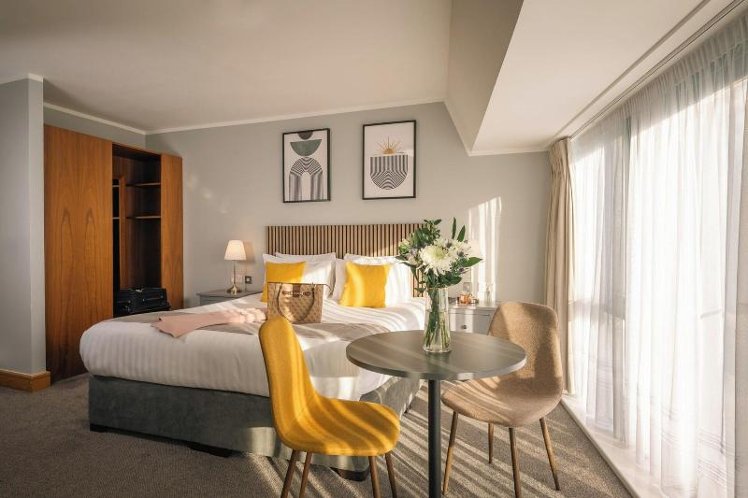 DOUBLE STANDARD Room