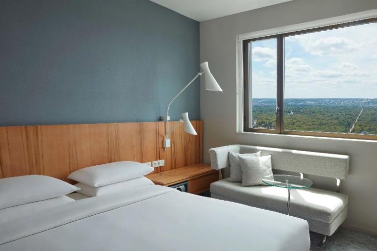 DOUBLE CLUB KING BED Room
