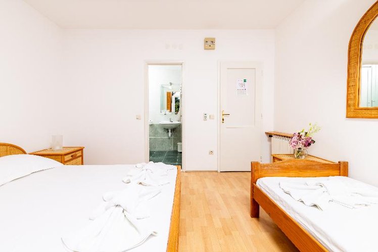 TRIPLE CAPACITY 3 Room