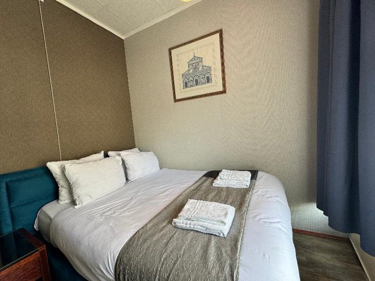 DOUBLE WITH BALCONY Room