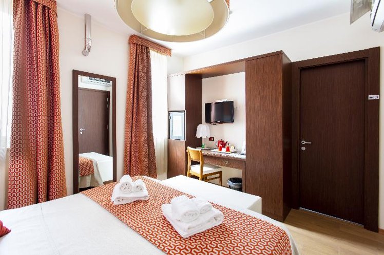 DOUBLE STANDARD Room