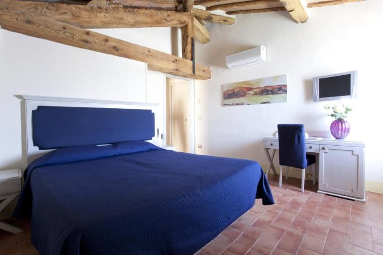 QUADRUPLE SUPERIOR Room