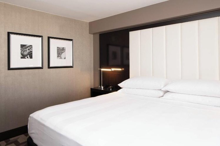 DOUBLE KING SIZE BED Room