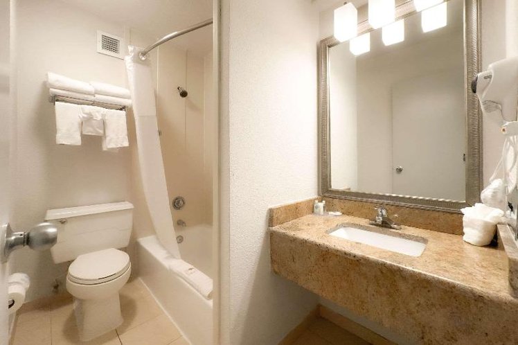 DOUBLE TWO QUEEN BEDS Room
