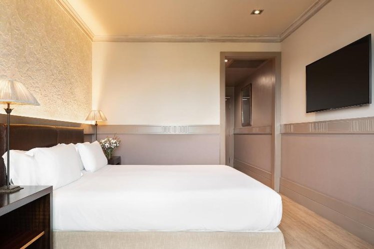 DOUBLE DELUXE TWO BEDS Room
