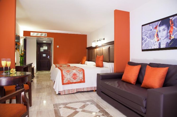 JUNIOR SUITE STANDARD Room