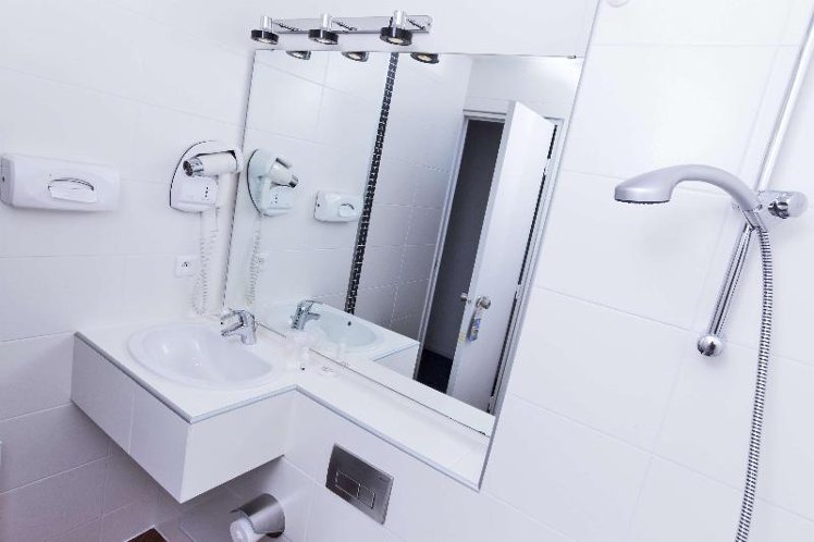 DOUBLE STANDARD Room