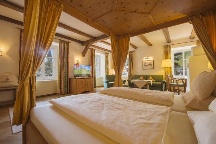 JUNIOR SUITE MOUNTAIN VIEW Room