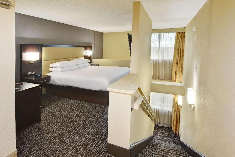 DOUBLE KING SIZE BED Room