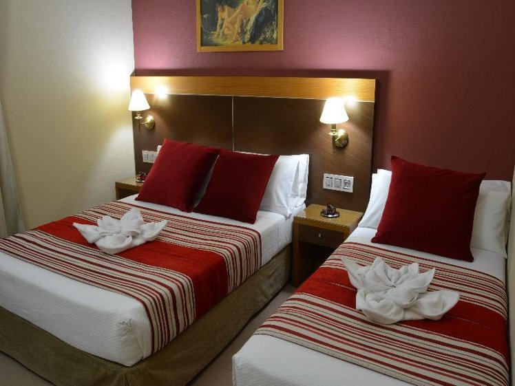 TRIPLE STANDARD Room