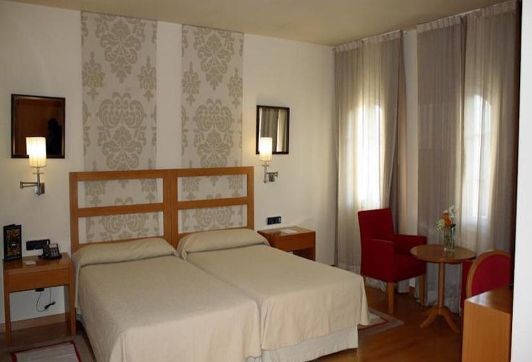 DOUBLE STANDARD Room