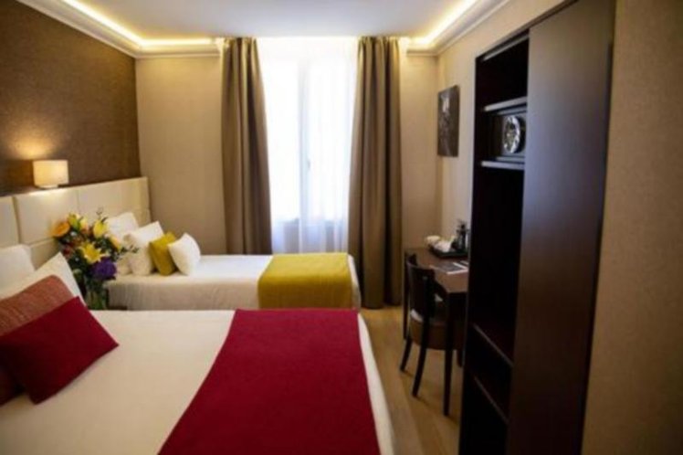 TRIPLE SUPERIOR Room