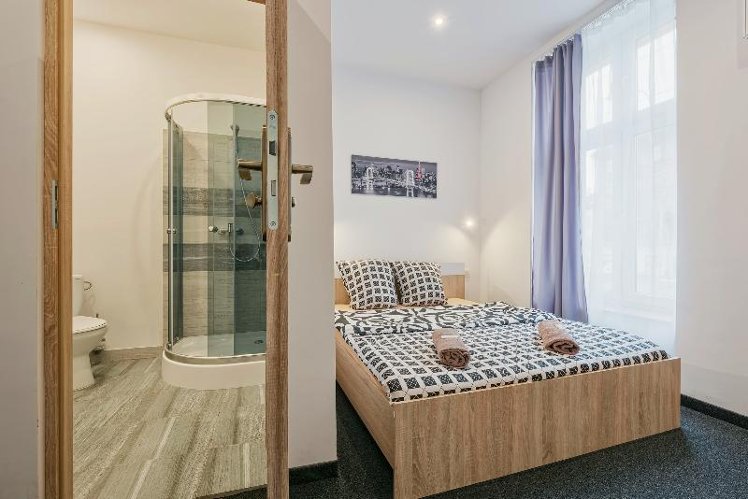 SINGLE STANDARD Room
