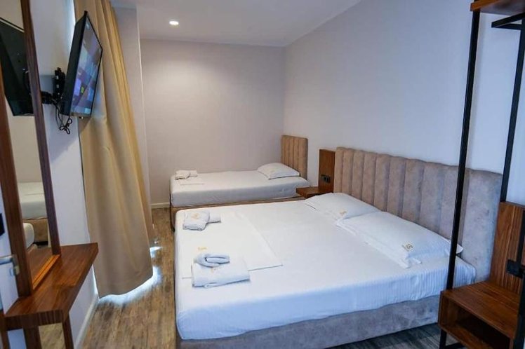 TRIPLE WITH BALCONY Room