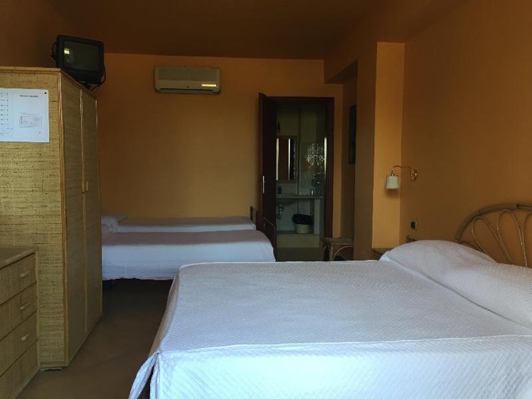 DOUBLE ECONOMY Room