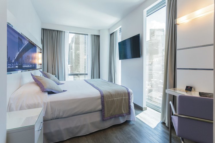 DOUBLE DELUXE QUEEN BED Room