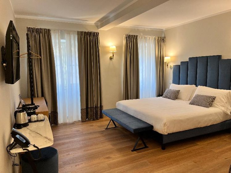 JUNIOR SUITE STANDARD Room