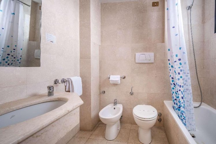 DOUBLE WITH DOUBLE BED Room