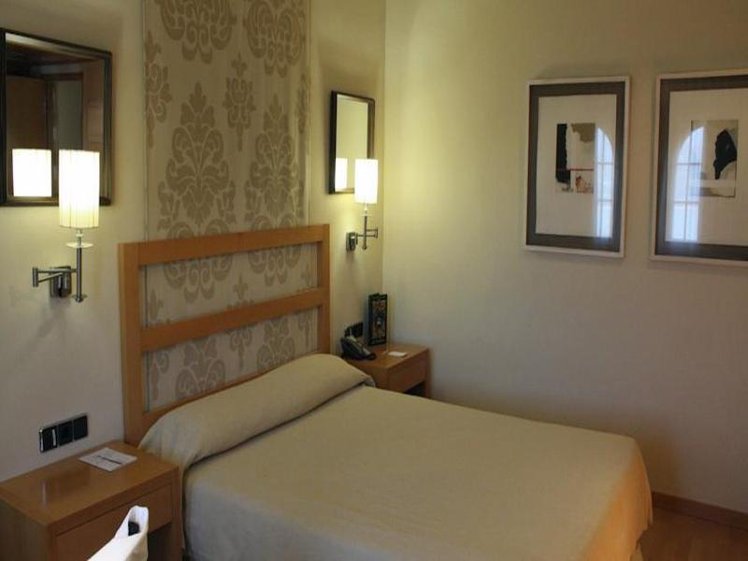 DOUBLE SINGLE USE STANDARD Room