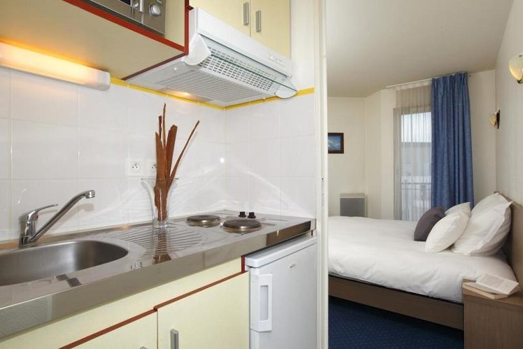 STUDIO GRAND Room