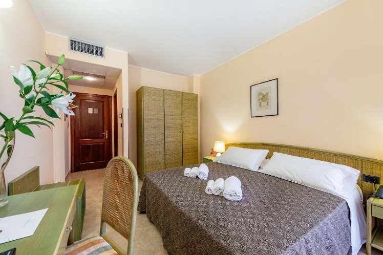 Rina Hotel