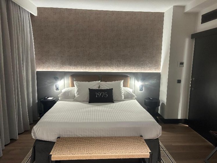 DOUBLE SUPERIOR Room