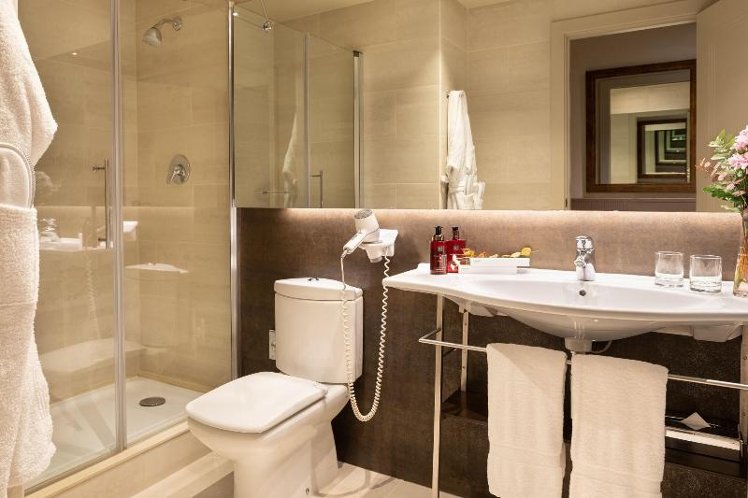 TWIN DELUXE Room