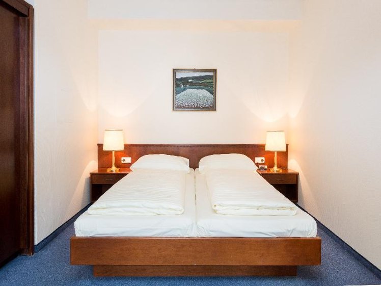 DOUBLE STANDARD Room