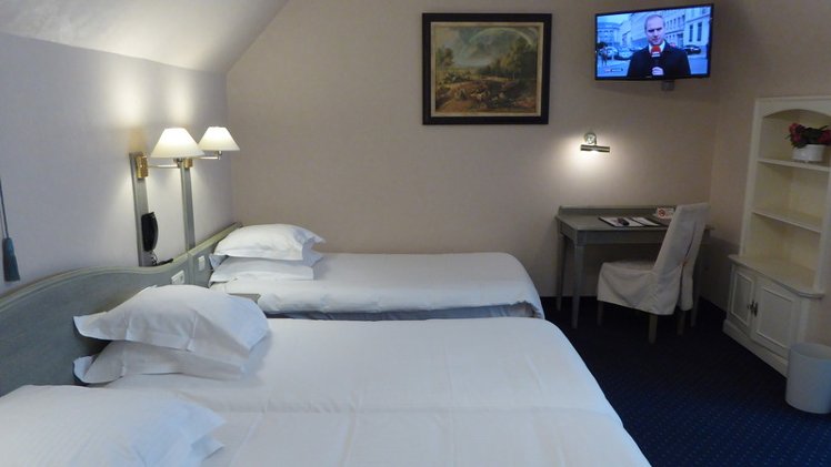 TRIPLE STANDARD Room