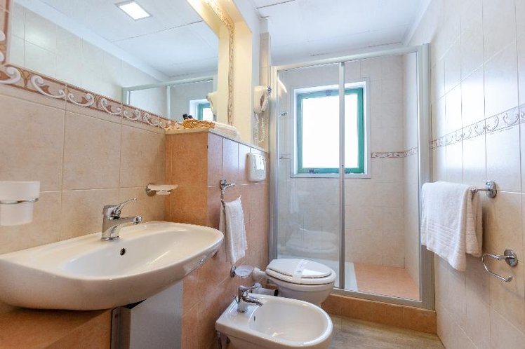 QUADRUPLE COMFORT Room