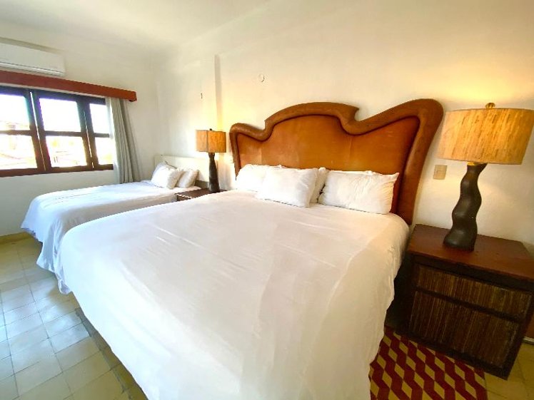 DOUBLE DELUXE TWO QUEEN BEDS Room