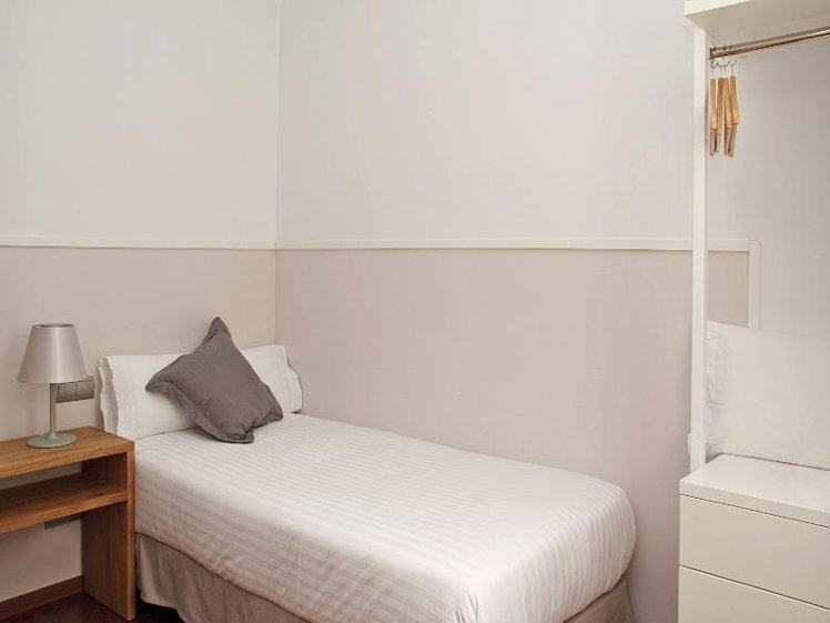 APARTMENT CAPACITY 7 THREE BEDROOMS Room