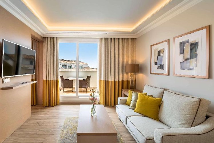 JUNIOR SUITE STANDARD Room