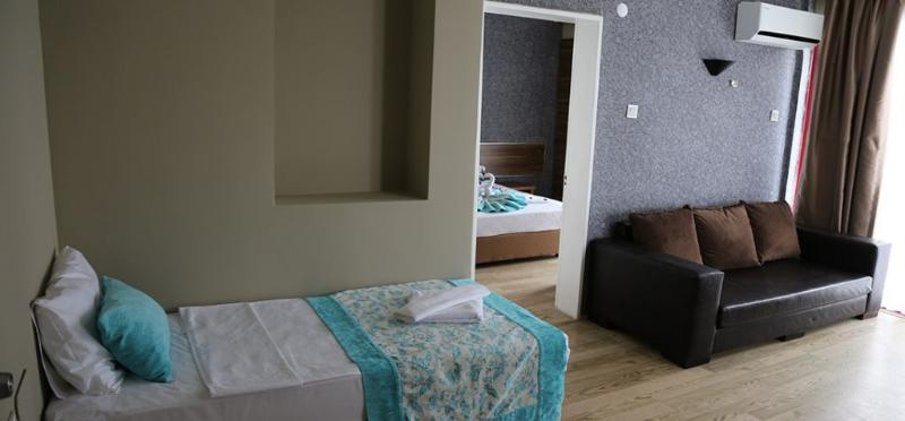 FAMILY ROOM CONNECTING ROOM Room