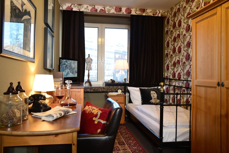 SINGLE STANDARD Room