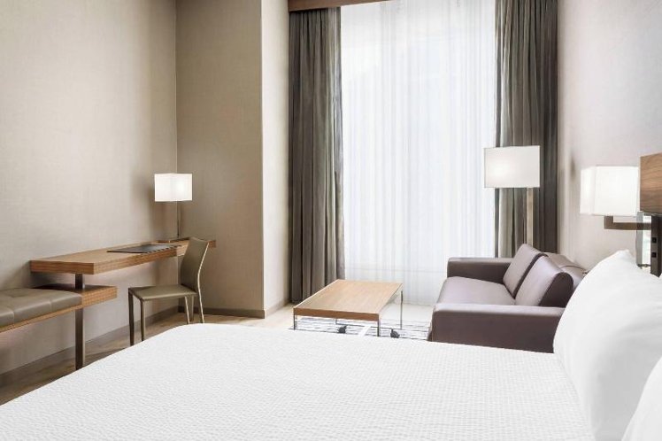 DOUBLE BAY VIEW KING BED Room