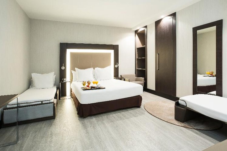 DOUBLE STANDARD Room