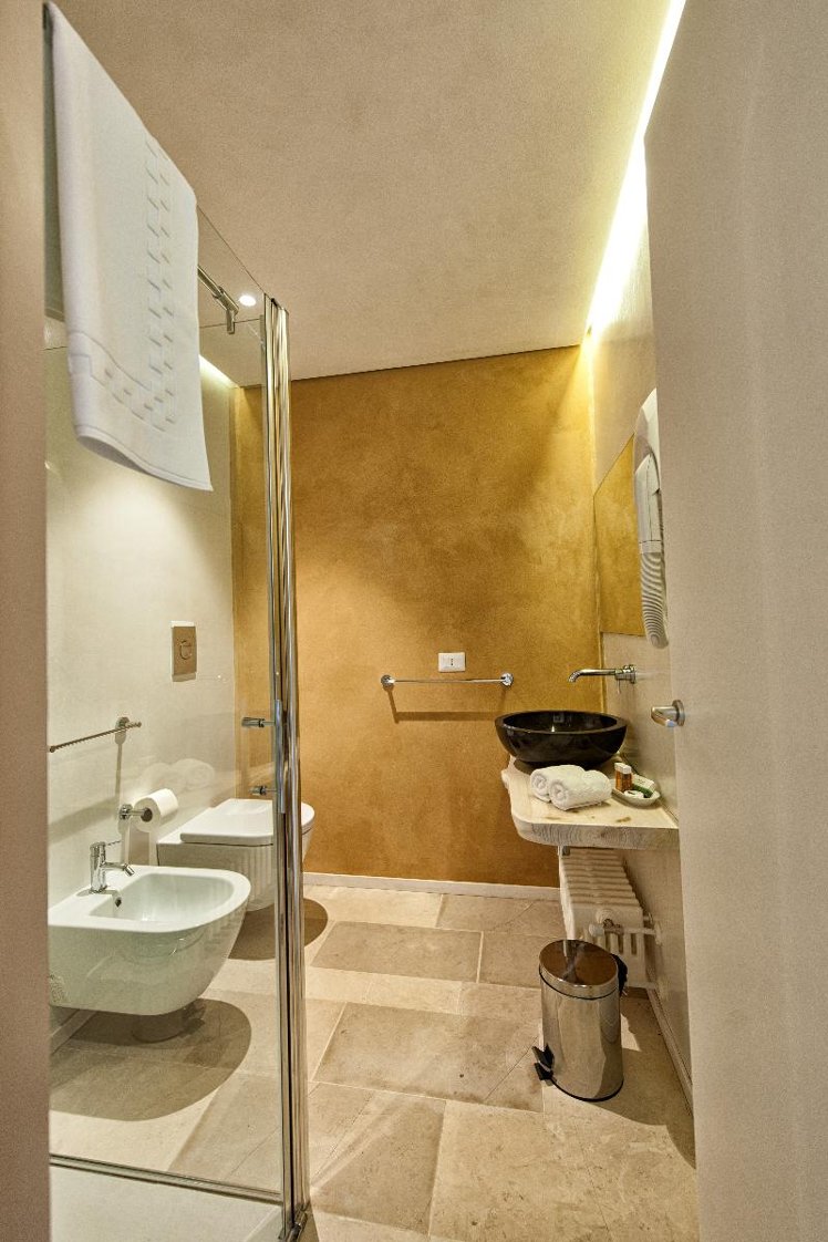 DOUBLE STANDARD Room