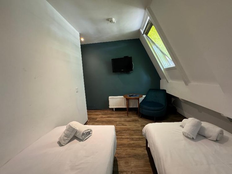 TWIN STANDARD Room