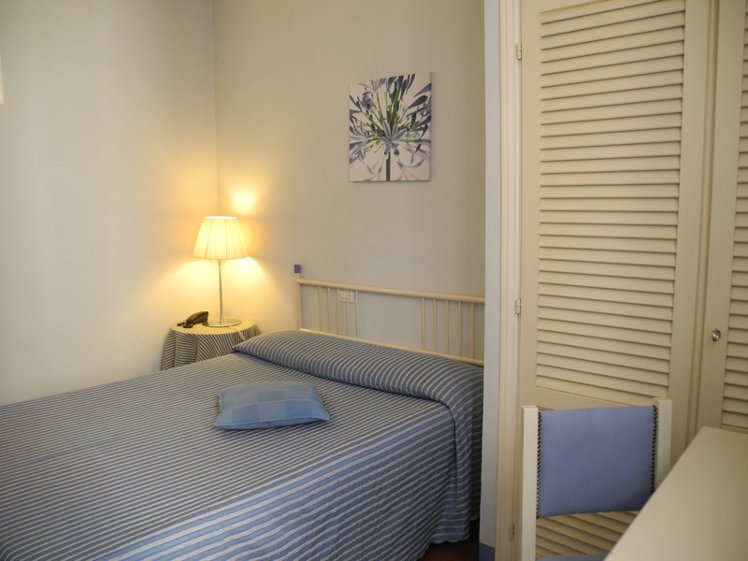 SINGLE STANDARD Room